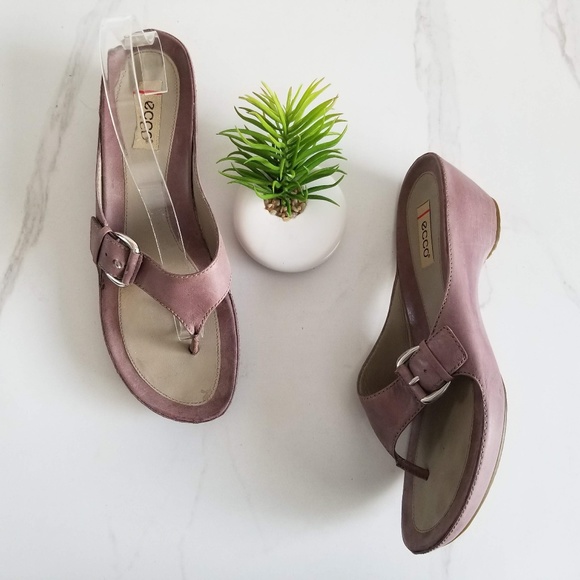 ecco thong sandals
